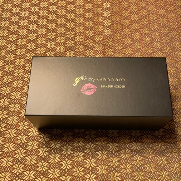 G by Gennaro Makeup Brush Holder - Picture 2 of 4